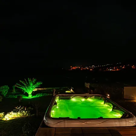 Casa Da Belavista With Jacuzzi Нордешти