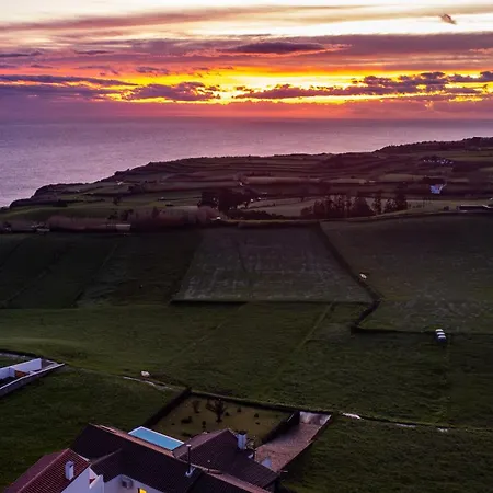 Casa Da Belavista With Jacuzzi Casa de Férias Nordeste (Azores)